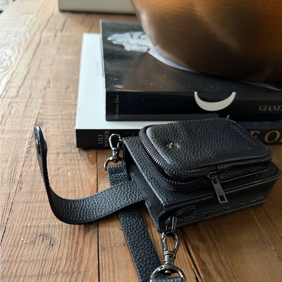 Black Leather Bandolier Hailey Holster - Picture 6 of 6